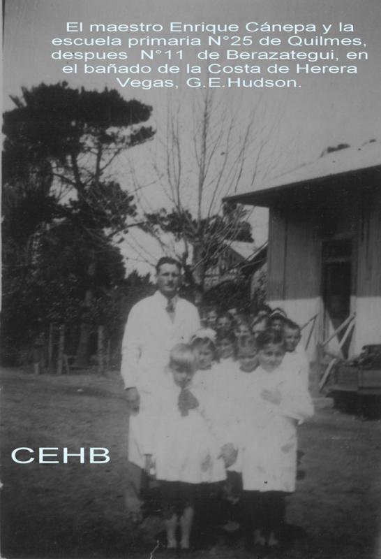 El 28 de abril de 1938, es inaugurada la escuela N°25 de Quilmes en la costa Herrera Vegas. Esta escuela recibió el numero N°11 después de 1961 y en 1968 fue bautizada como Nuestra Señora de Itati.