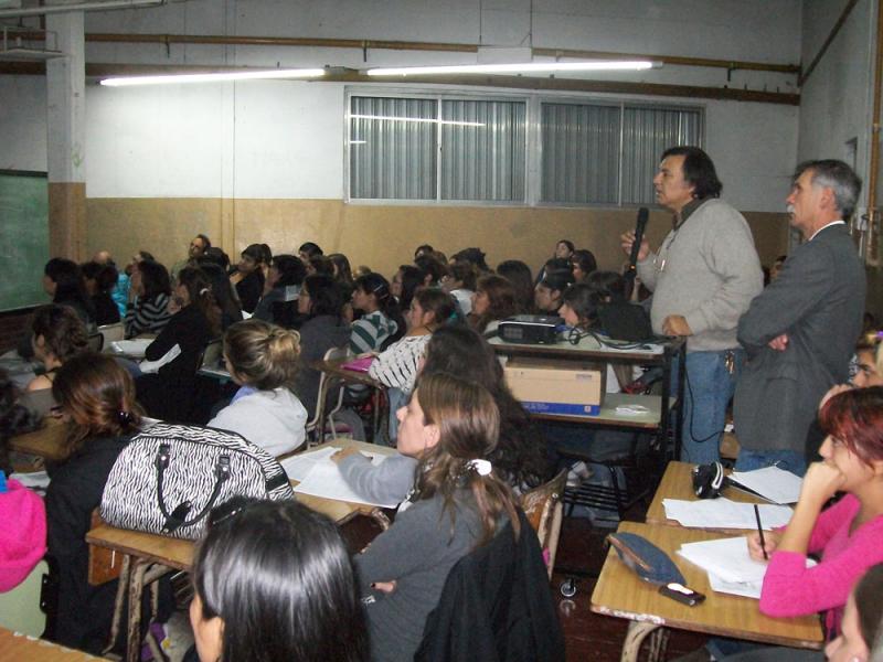 lunes 25 de abril de 2011. Clase de historia en el profesorado Dr. Braun Menendez. Fue a partir de las 19.00hs