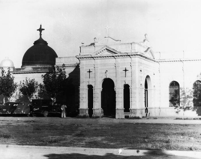 El tercer cementerio de Quilmes. La vieja fachada del cementerio de Ezpeleta.