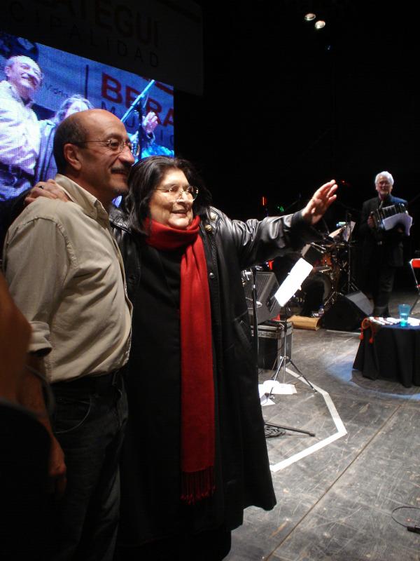 Con Mercedes Sosa en 2007, el 24 de marzo